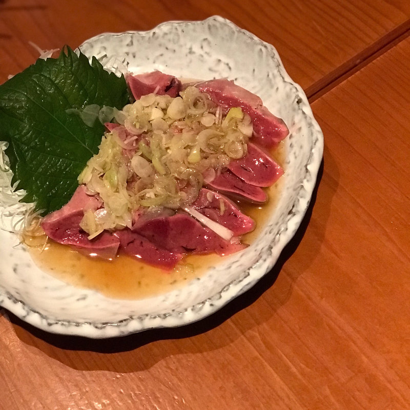 白レバー刺し(炭焼きサロン 一二三)