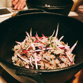 ひじきと柴菊と梅の炊き込みご飯 フランボワーズビネガー風味(kiki （キキ）)