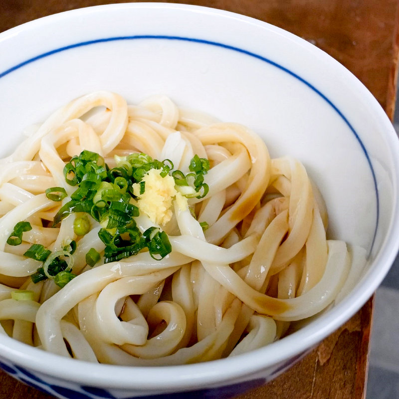 うどん冷（醤油うどん）(大庄屋製麺 （おおしょうやせいめん）)