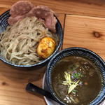 スパイスチキンカレーつけ麺(極麺 青二犀 （ゴクメン アオニサイ）)