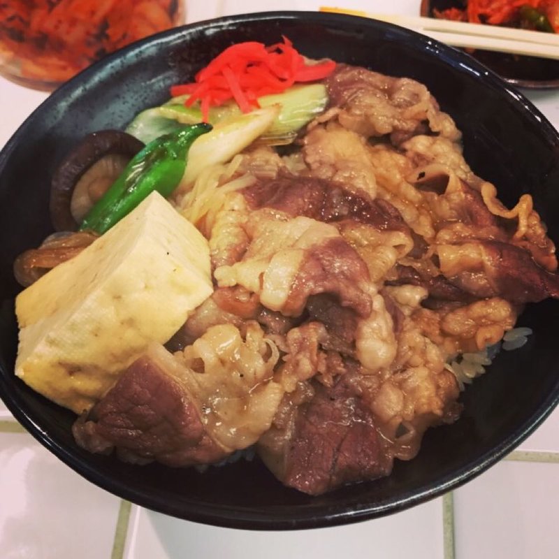 上牛すき焼き丼(肉のヤマキ商店)