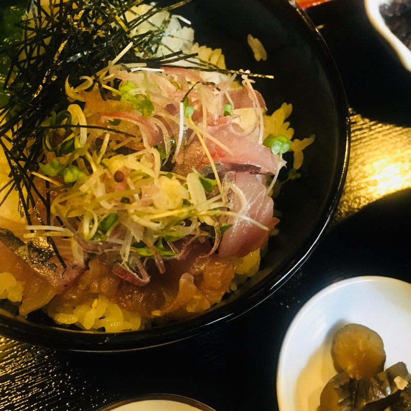 (魚まみれ眞吉 原宿店)