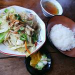 肉野菜炒め  半ライス(横浜ラーメン )