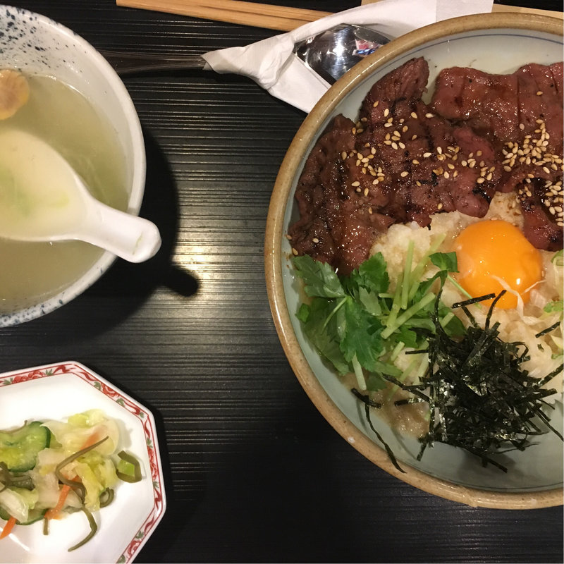 牛タン照り焼きとろろ丼(牛たん焼き 仙台辺見 渋谷桜ヶ丘店)