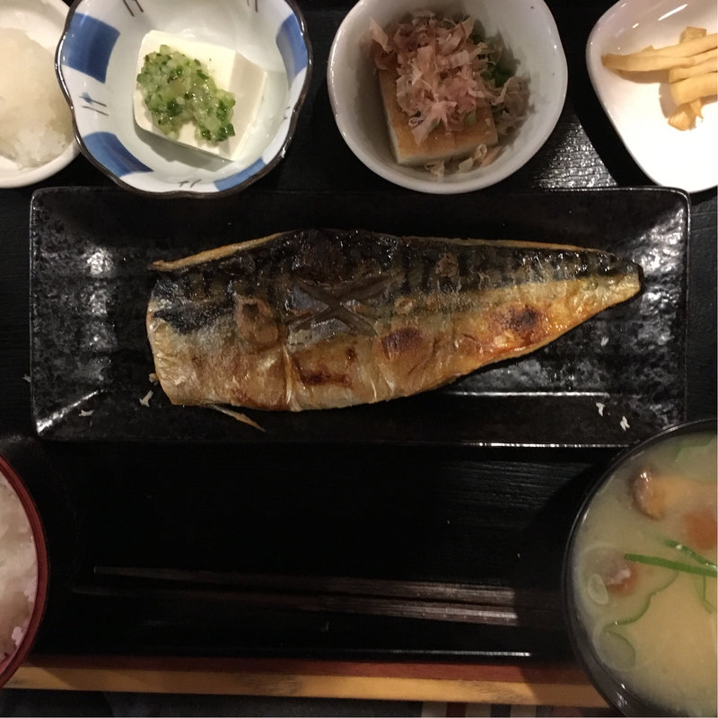 鯖の塩焼き定食(鉄板焼き 璃珠)