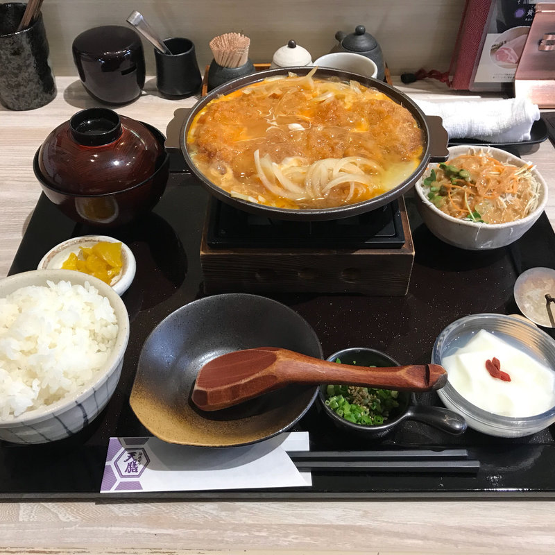 期間限定黄金かつ鍋(熟成かつ 天膳本店)