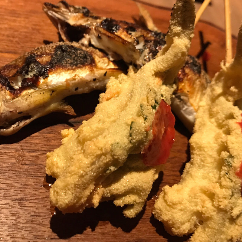 【黄金コース】串 - 本日のおすすめ四本 : モッツァレラチーズ ブルーベリーソースがけ(こがね)