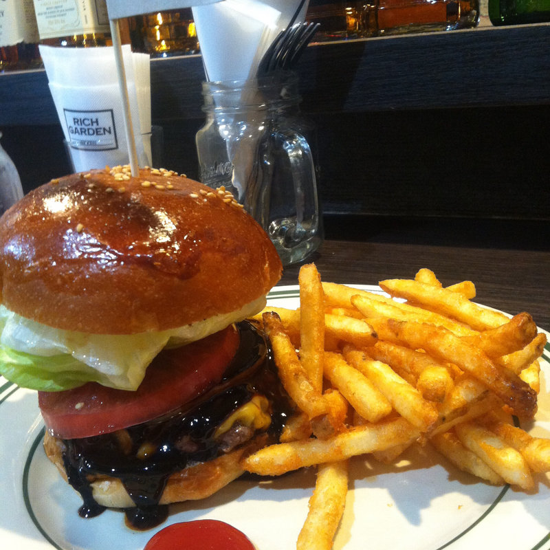テリヤキチーズバーガー(RICH GARDEN 梅田中崎町店)