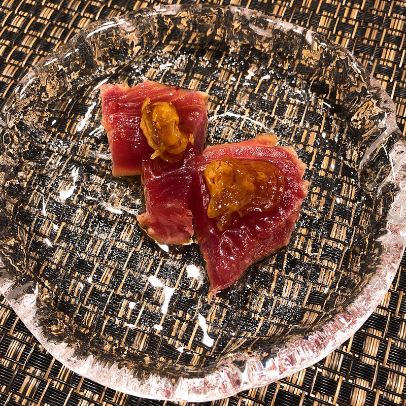 鰹のタタキ(鮨 うえ岡)