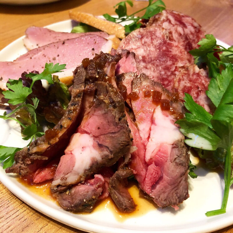 肉前作盛り合わせ(エビスフードホール)