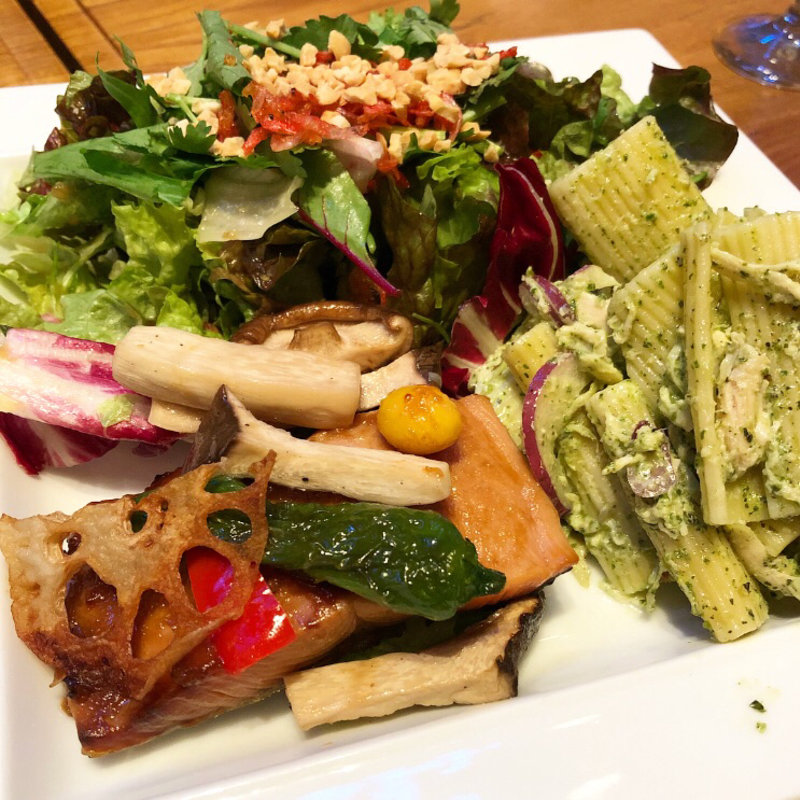 サラダ(エビスフードホール)