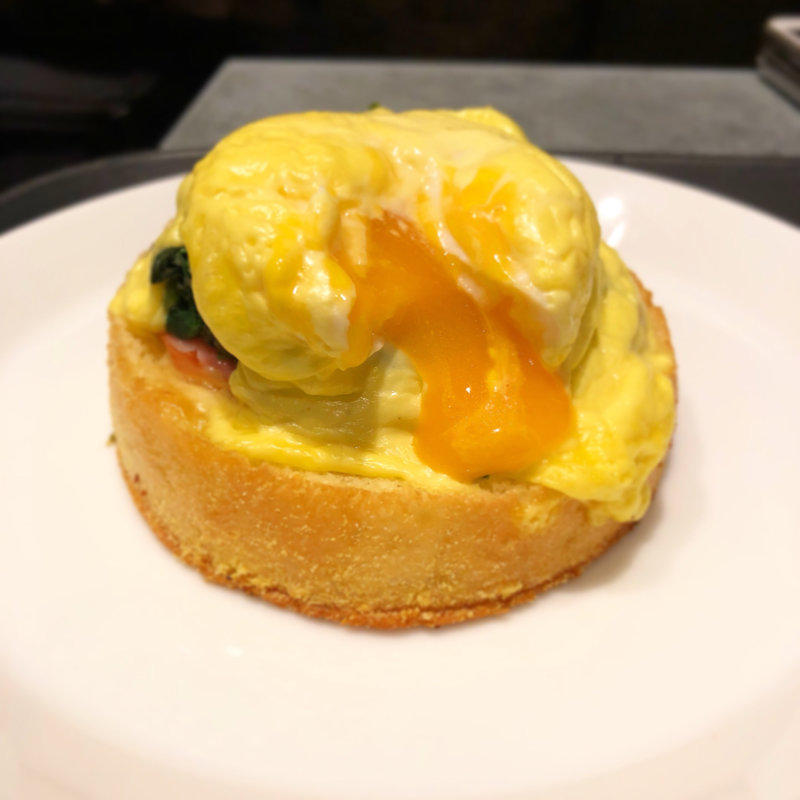 エッグベネディクト(カフェベネ 赤坂一ツ木通り店)