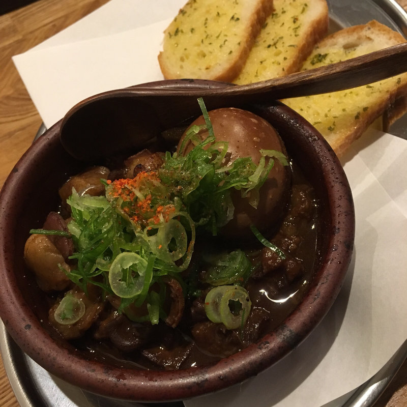 新鮮ホルモン煮込み(鉄板 マルタニ)