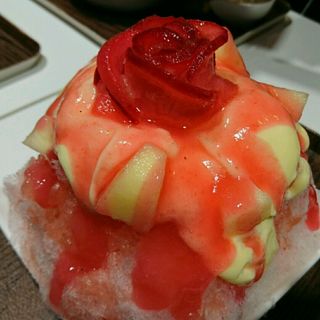 りんごカスタード(麺とかき氷 ドギャン)