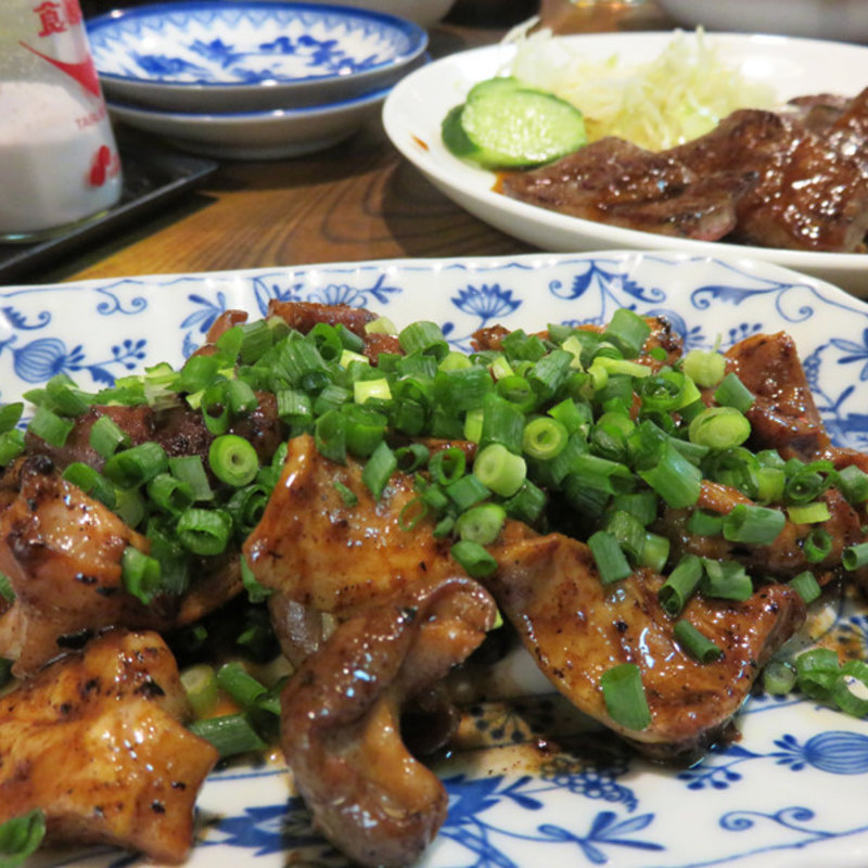 ホルモン焼き(米久（よねきゅう）【名物ホルモン焼・かまあげ豚足の店 】)