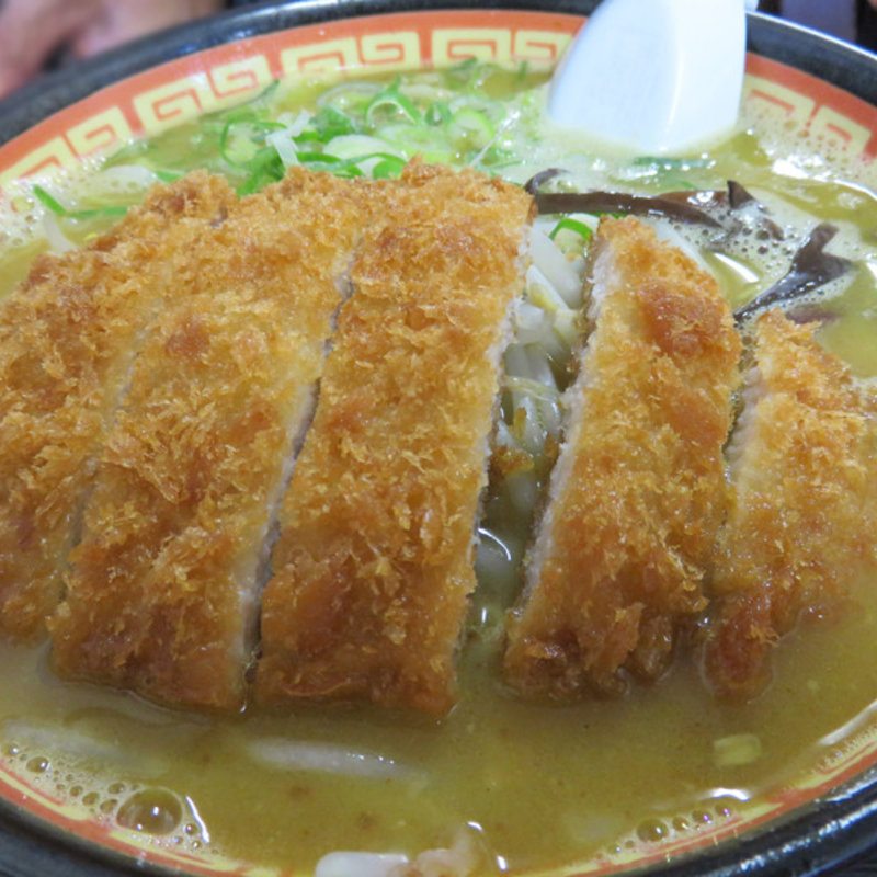 カツカリーラーメン(らーめん ももち家)