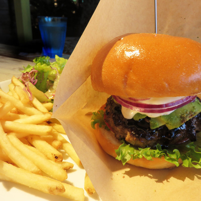 アボカドハンバーガー(コナズ珈琲那珂川)