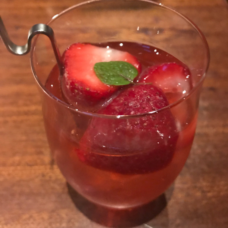 苺のロゼサングリア(ディプント 恵比寿店 （Di PUNTO）)