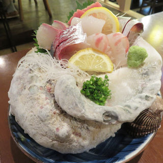 お刺身四種盛り合わせ(すし角打ち しらすくじら 磯貝 イムズ店)