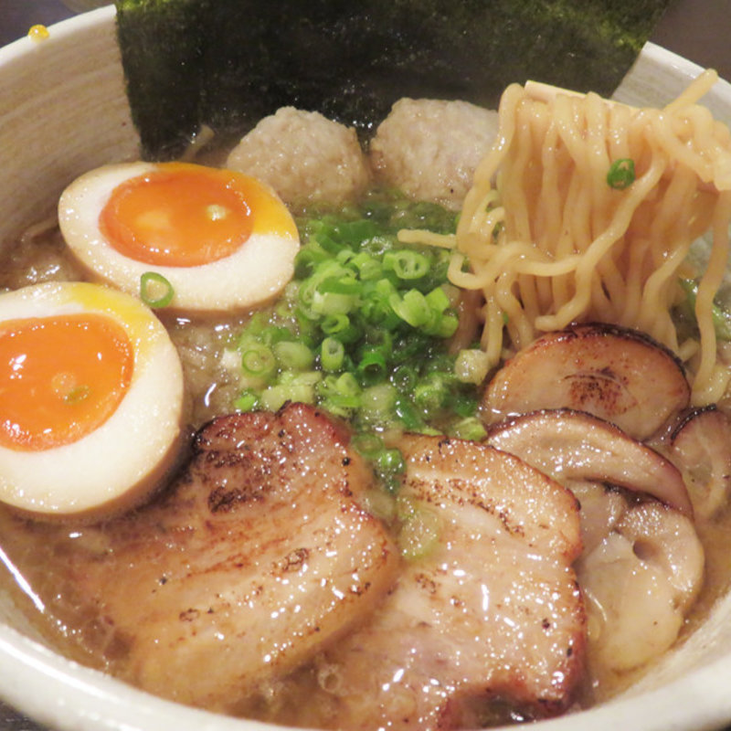 博多一番鶏 特製醤油ラーメン 全部のせスペシャル(いち)