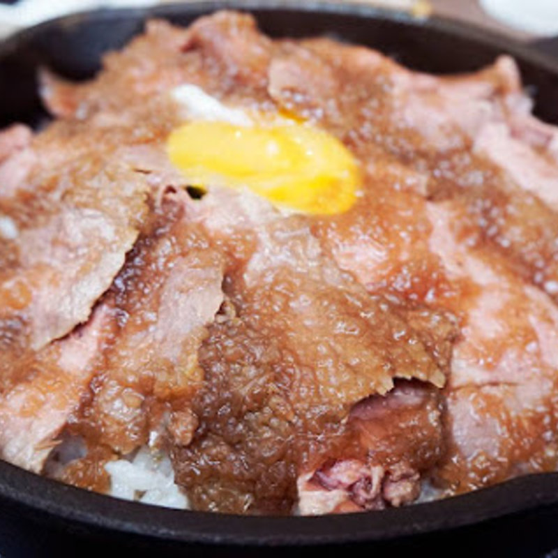 ローストビーフ丼 ランチセット(V's FORT CAFE)