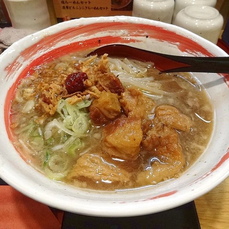 和牛すじ 醤油らーめん(牛骨らーめん 牛三(GYU-ZO))