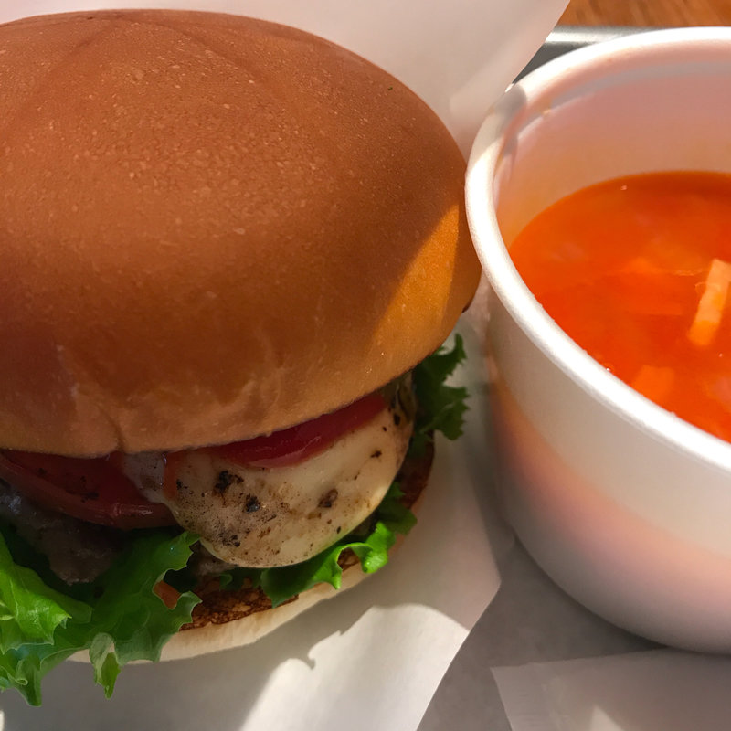 モッツァレラバジルバーガー(the 3rd Burger 青山骨董通り店 （ザ サード バーガー）)