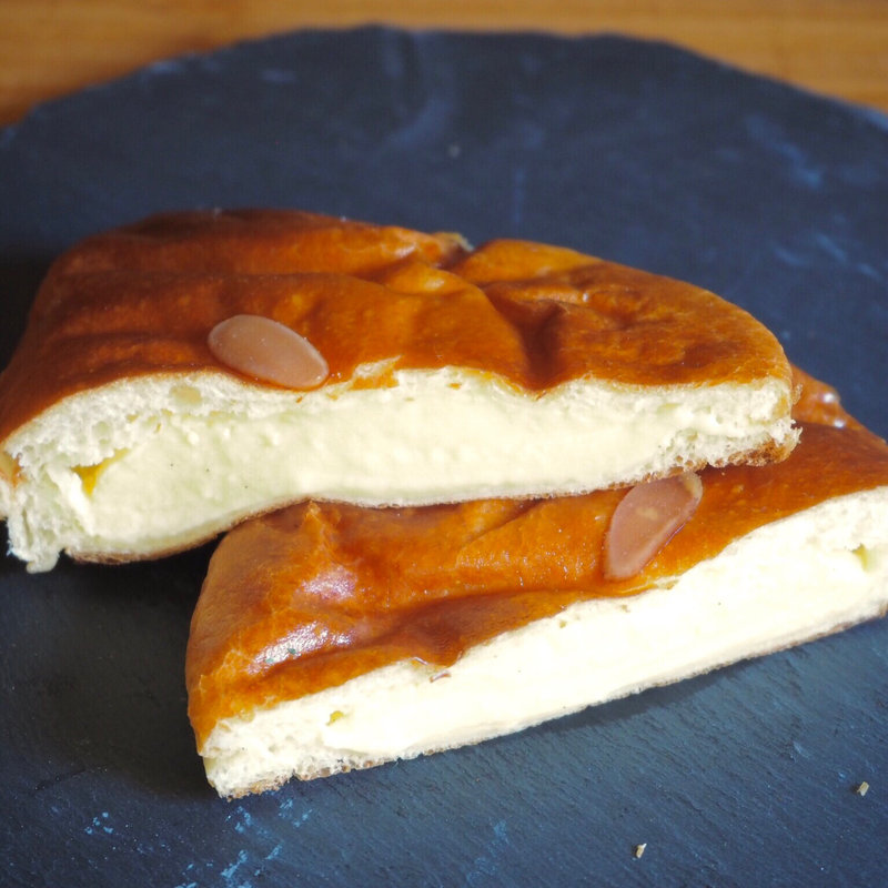 クリームパン(リョウイチ ヤマウチ)