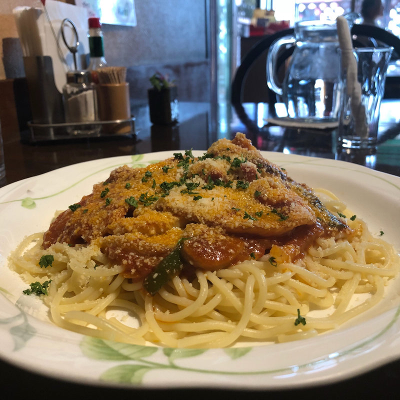 いかとロースハムのトマトソースパスタ(パスタフレスカ 英)