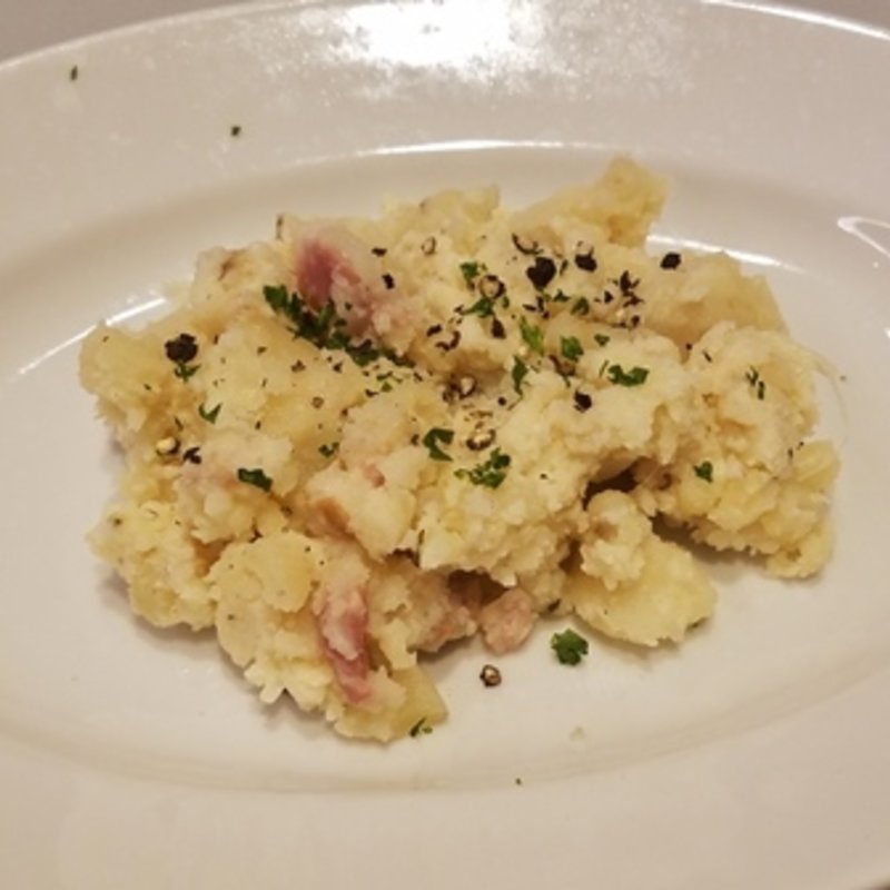 角切りベーコンのポテトサラダ(BELG AUBE 東京芸術劇場)