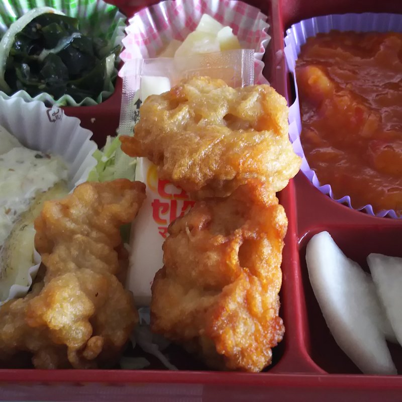 えびチリと若鶏唐揚(おべんとうの玉子屋)