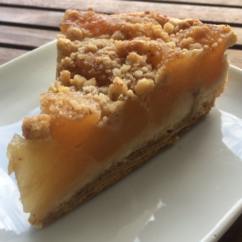 フレンチアップルパイ(小樽洋菓子舗ルタオ 本店 （LeTAO）)