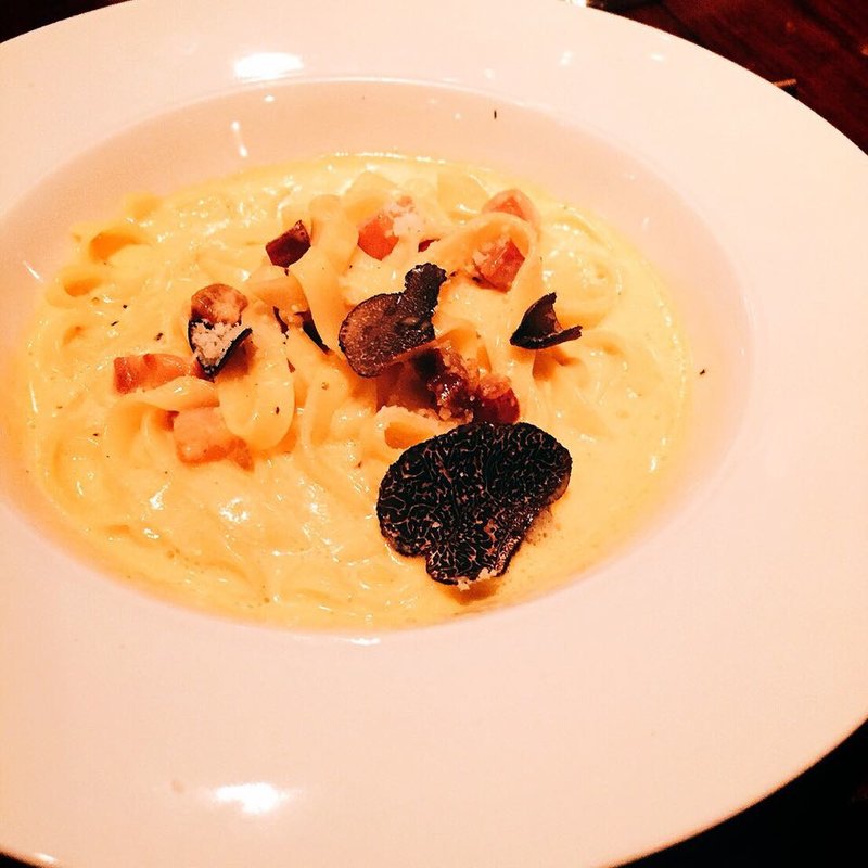 黒トリュフのカルボナーラ(バール・エ・リストランテ・タブリエ)