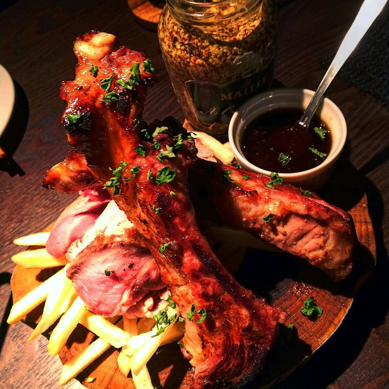 Butch'sプレート～上州麦豚ローストポークとスペアリブ盛り合わせ regularサイズ(上州麦豚&樽生スパークリングバル Butch)