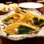 湯葉とチーズ天ぷら(おばんざいと純洋食 アイサニ)