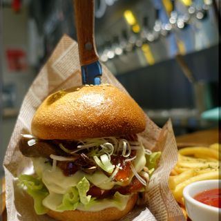 Special Burger　きのことチーズのテリヤキネギバーガー(Goodbeer STAND)