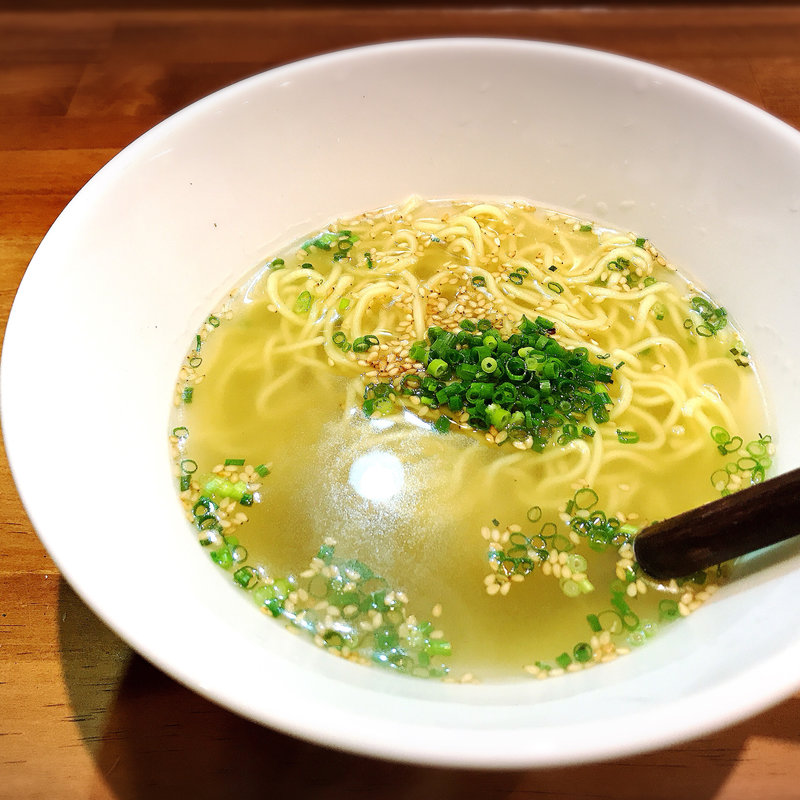 塩ラーメン(もつ焼き勝利はなれ)