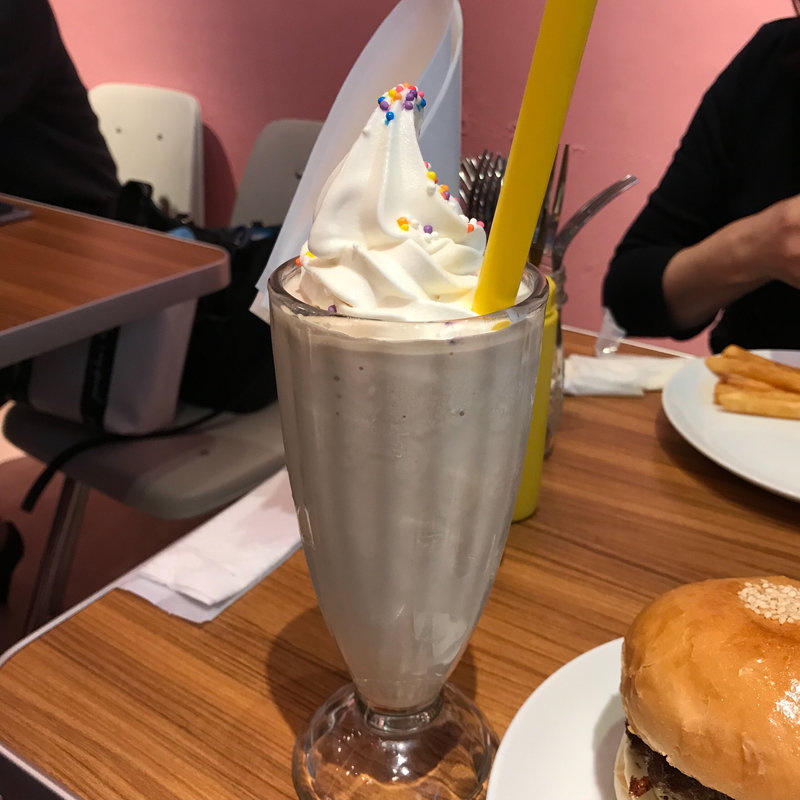 チャイミルクシェイク(BURGER&MILKSHAKE CRANE)