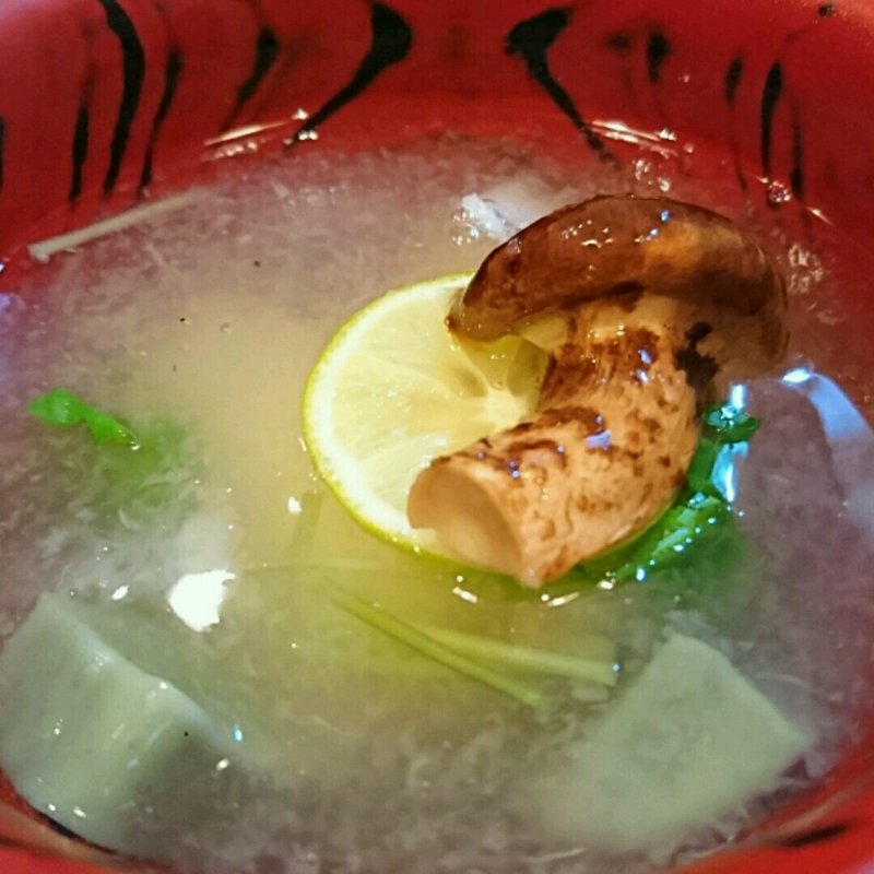 ふぐみぞれ仕立て 信州松茸汁(新和食 きくい )