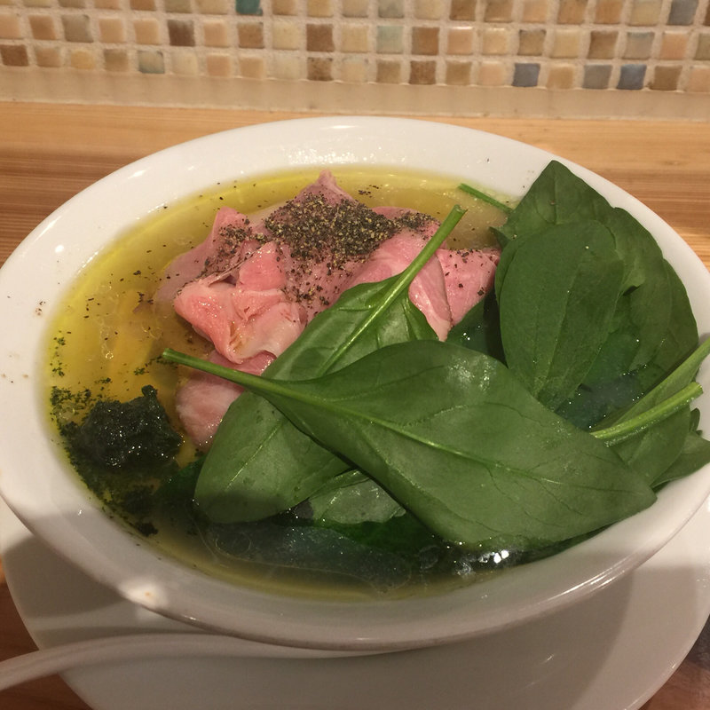 5種の貝だしソバ（シソ脂）(自家製麺 うろた)