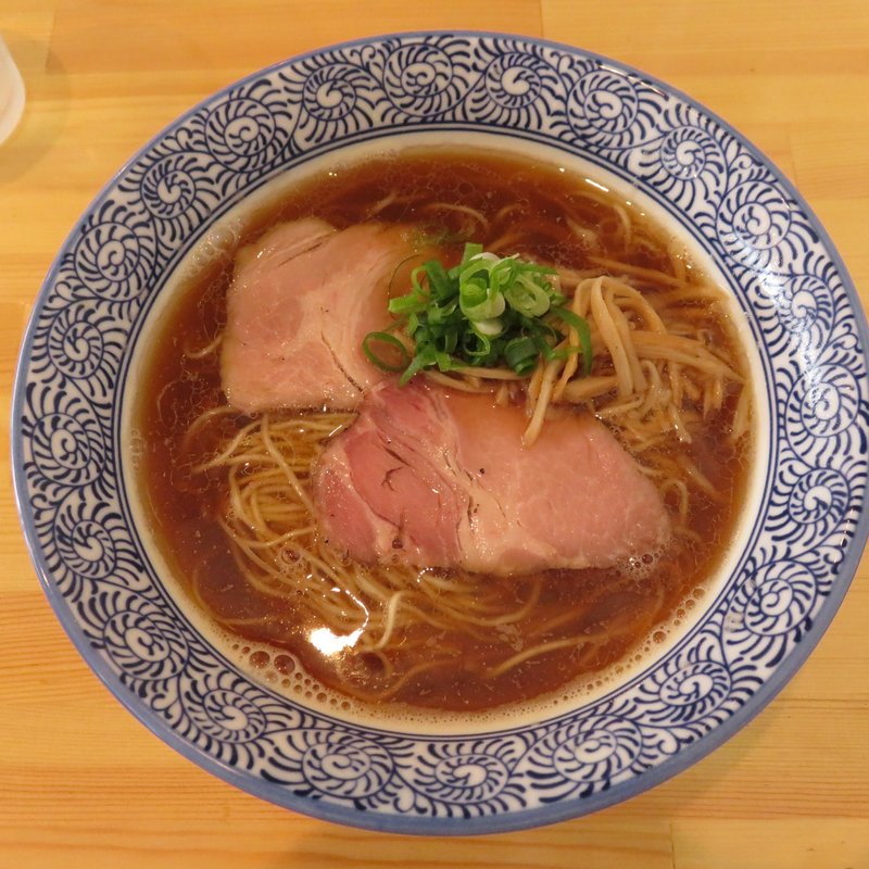 醤油らぁ麺(らぁ麺屋 はりねずみ)