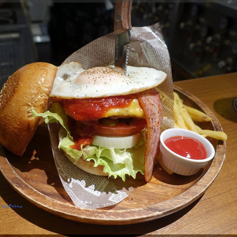 ベーコンチーズバーガーエッグトッピング(Goodbeer STAND)