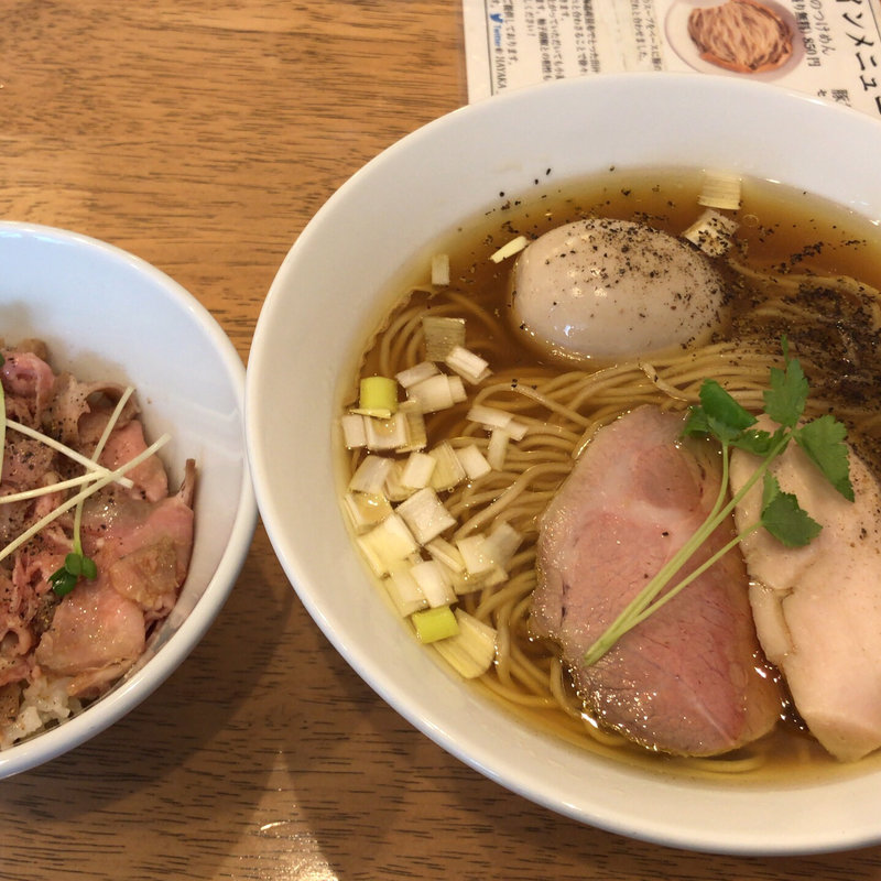地鶏ラーメンと豚丼セット(はや川)