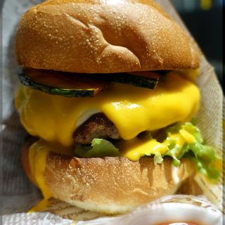 Special Burger パンプキンバーガー〜特製ダブルソース〜(Goodbeer STAND Kitte博多店)