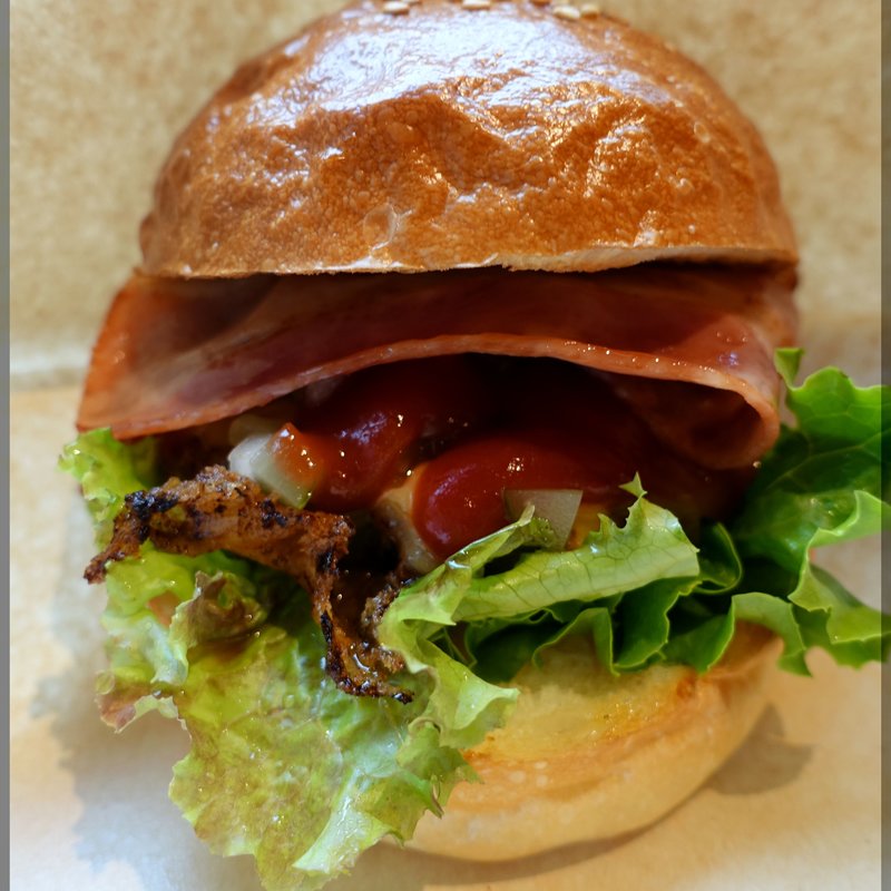 ベーコンチーズバーガー(リシンク カフェ ウィズ プルーム テック)