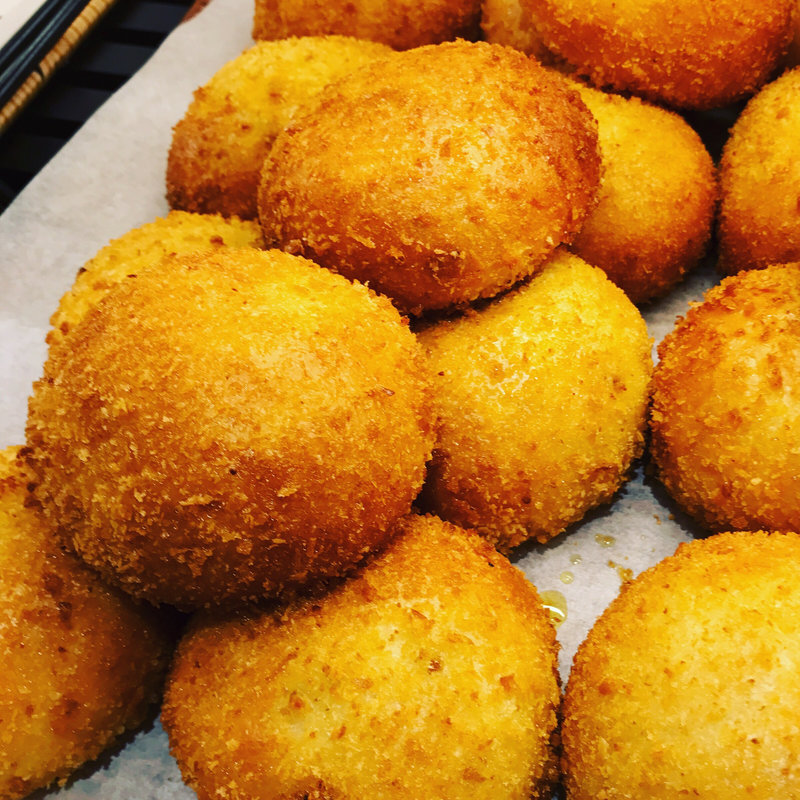 ロブションのカレーパン〜かぼちゃ＆チーズ入り〜(ル パン ドゥ ジョエル・ロブション ニュウマン新宿店)