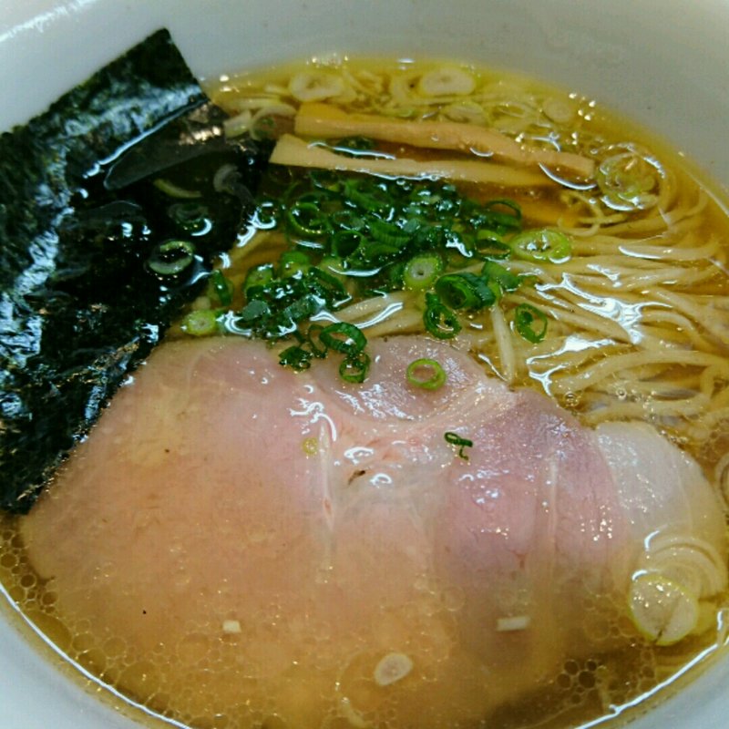 淡口醤油らーめん(町田汁場 しおらーめん進化 町田駅前店 )