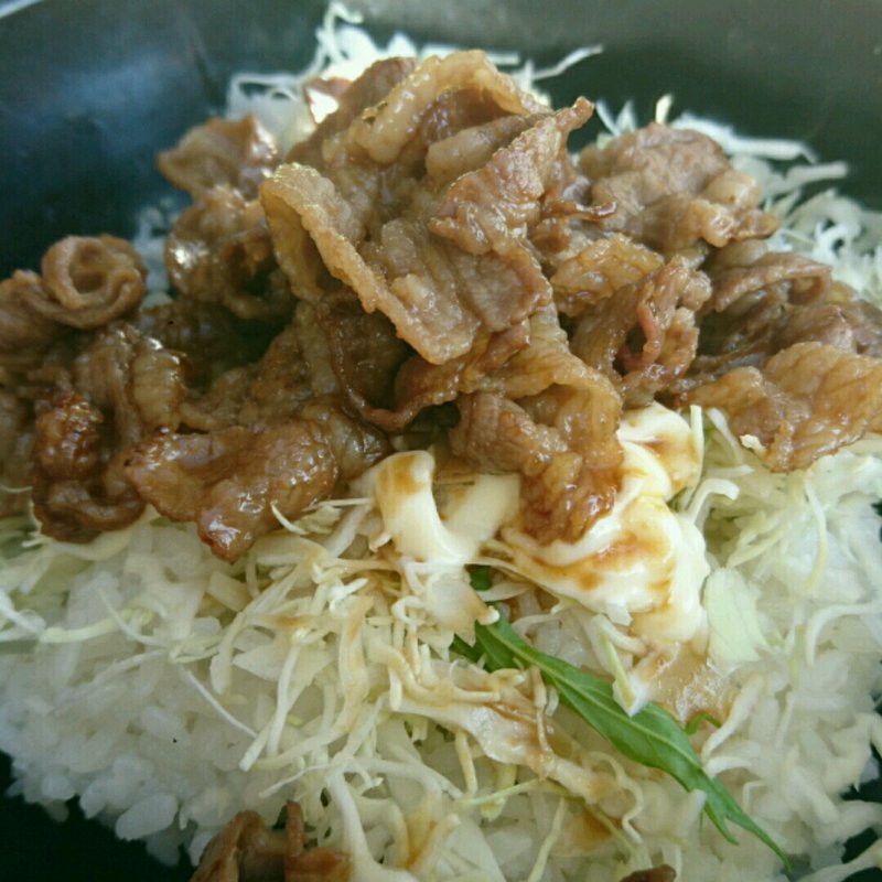 牛肉の時雨とキャベツの重ね丼(J GREEN堺 ドリームキャンプterracelunch)