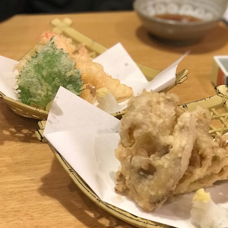 蝦夷舞茸天ぷら(町のすし家 四季花まる すすきの店)