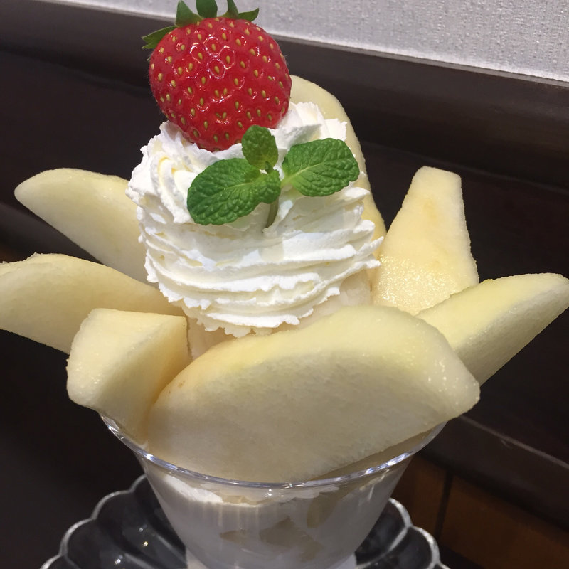 洋梨のパフェ(フルーフ･デゥ･セゾン)